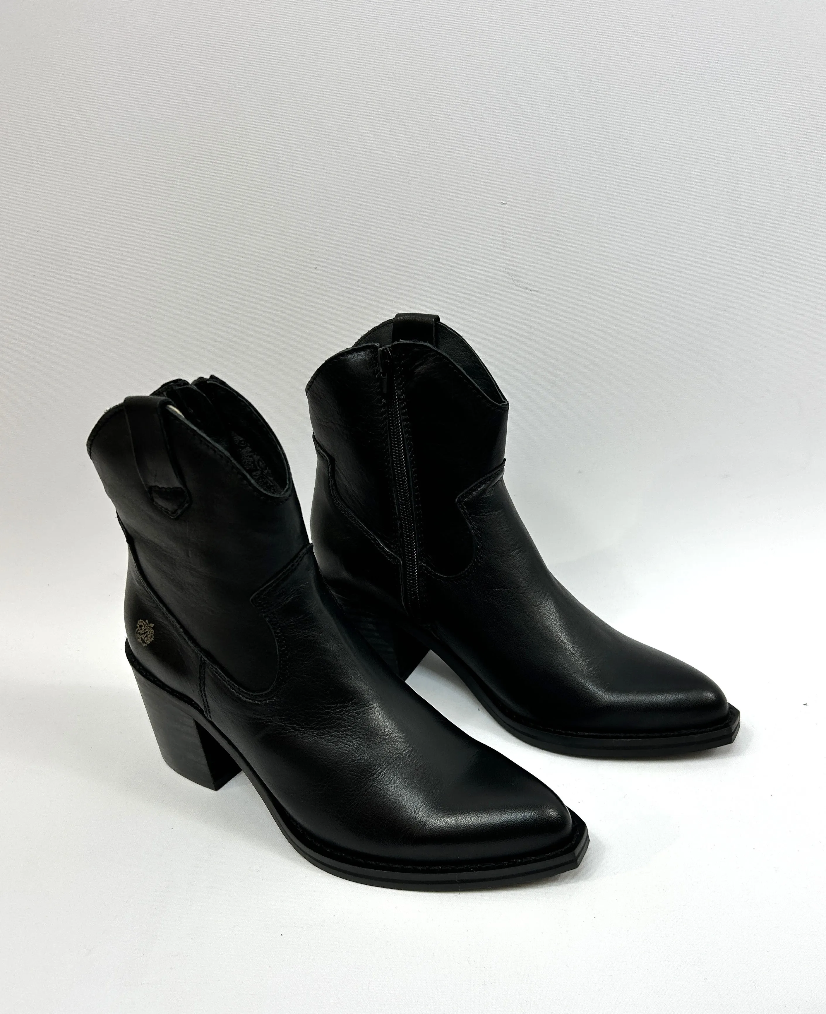 APPLE OF EDEN Black Cowboy Boots