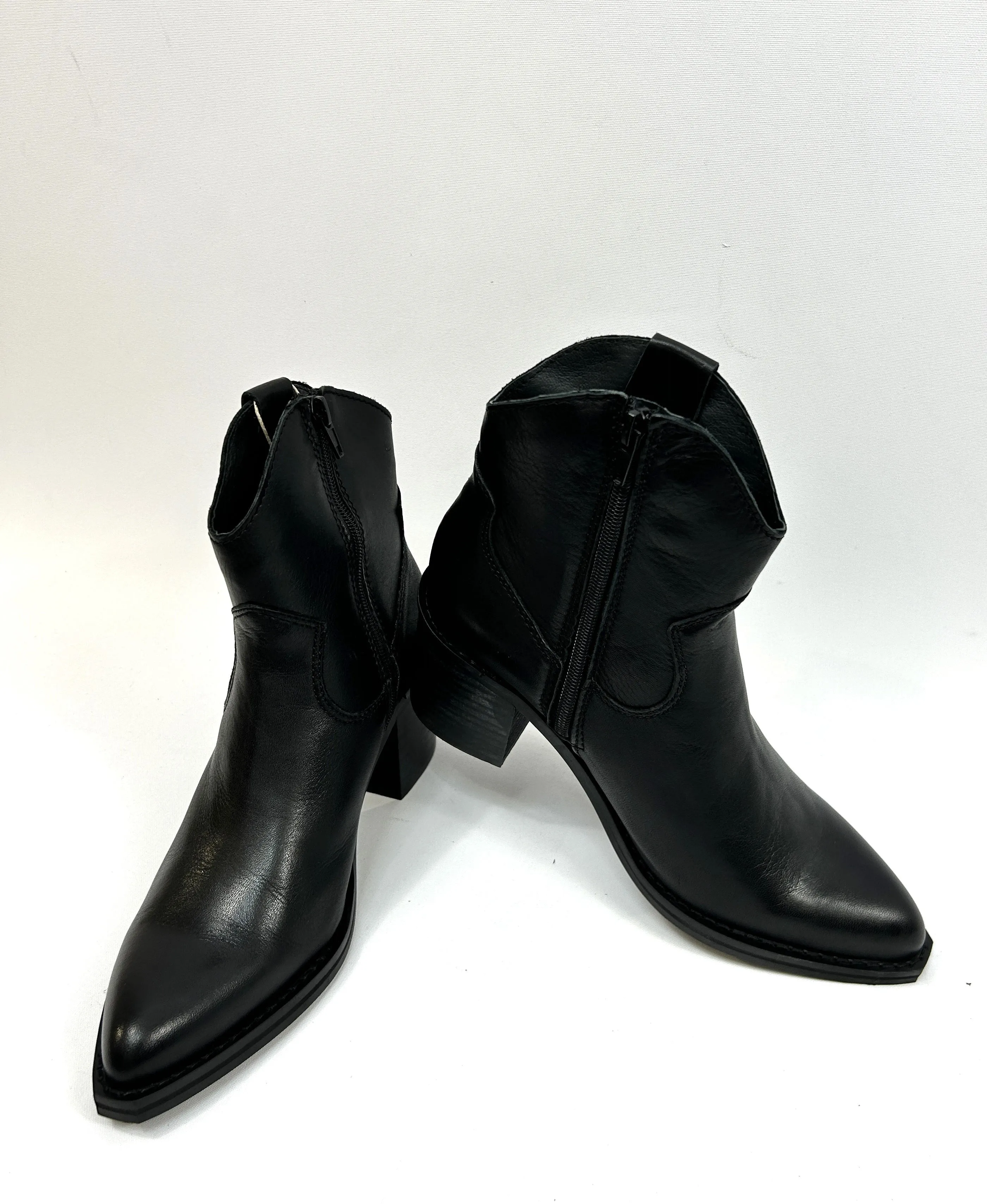 APPLE OF EDEN Black Cowboy Boots