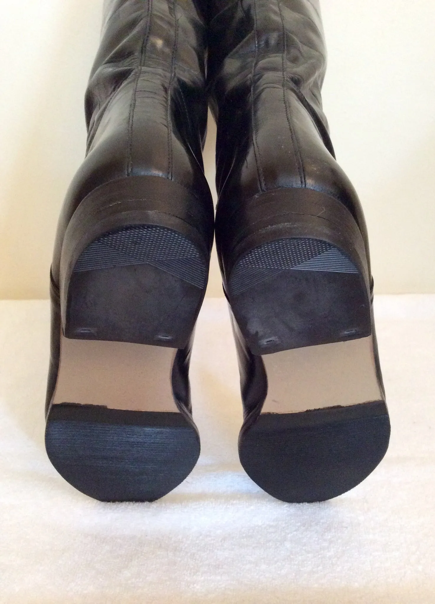 Bally Black Croc Design Highly Polised Leather Boots Size 4/37