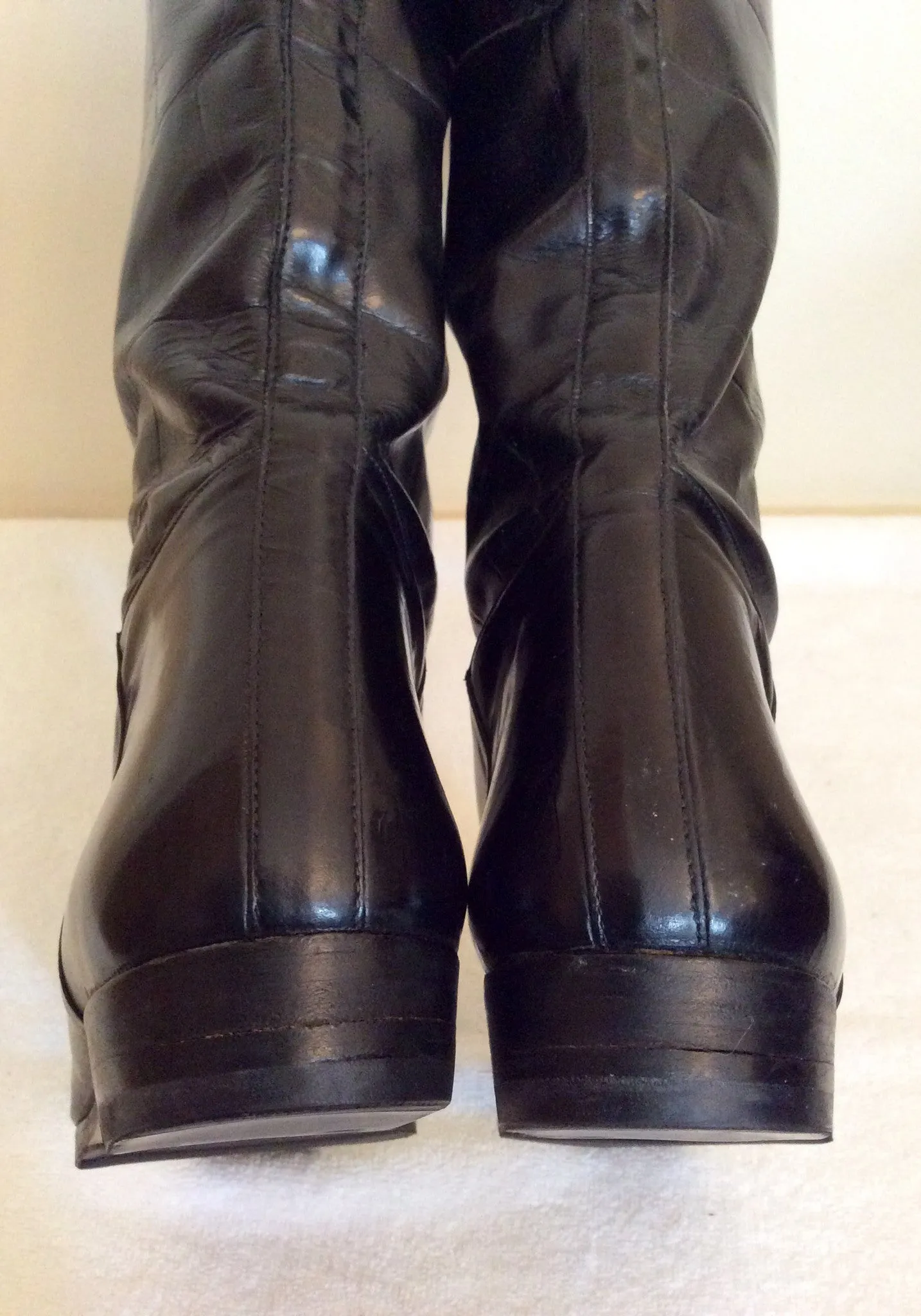 Bally Black Croc Design Highly Polised Leather Boots Size 4/37