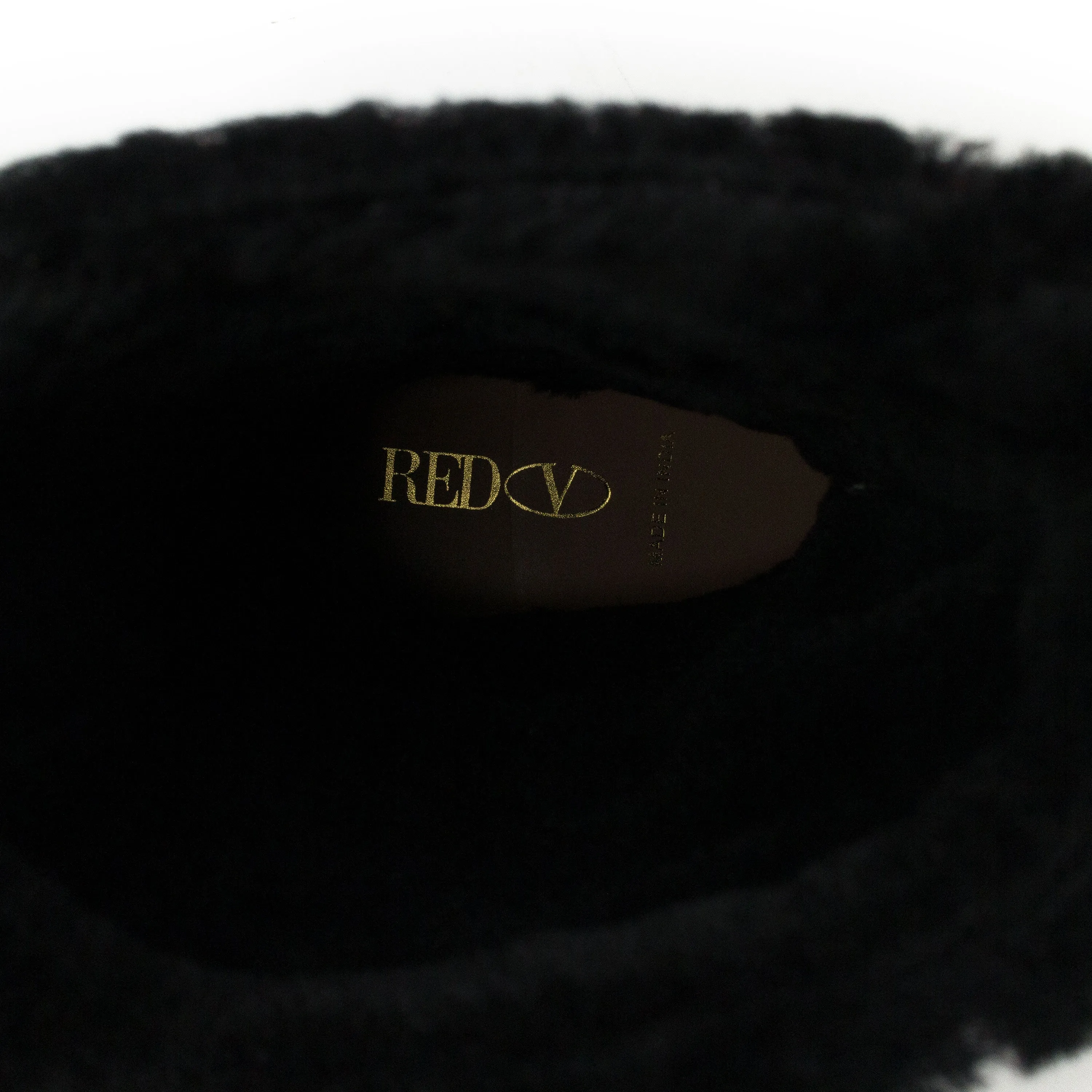 BLACK EMBROIDERED FLOWERS ON FUR BOOTS