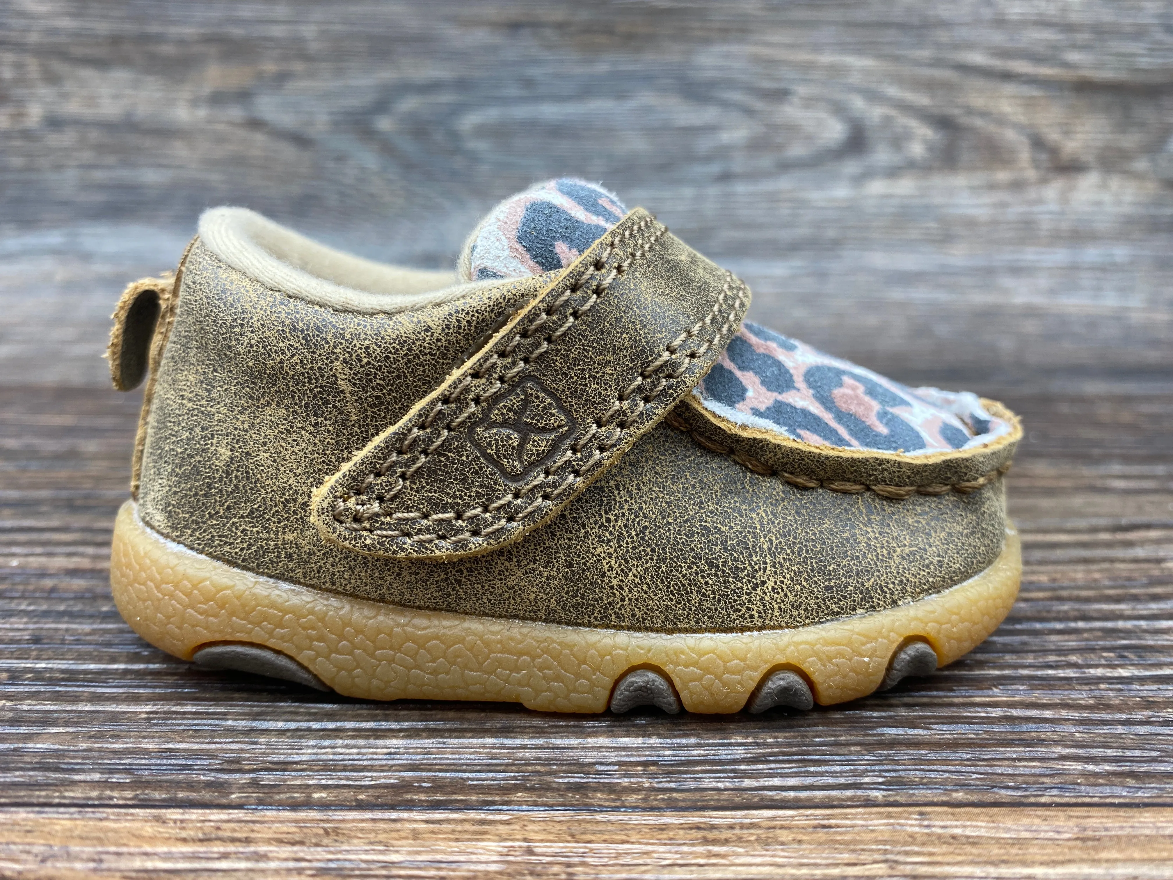 ica0007 Infant & Toddler Leopard Print Driving Moc by Twisted X
