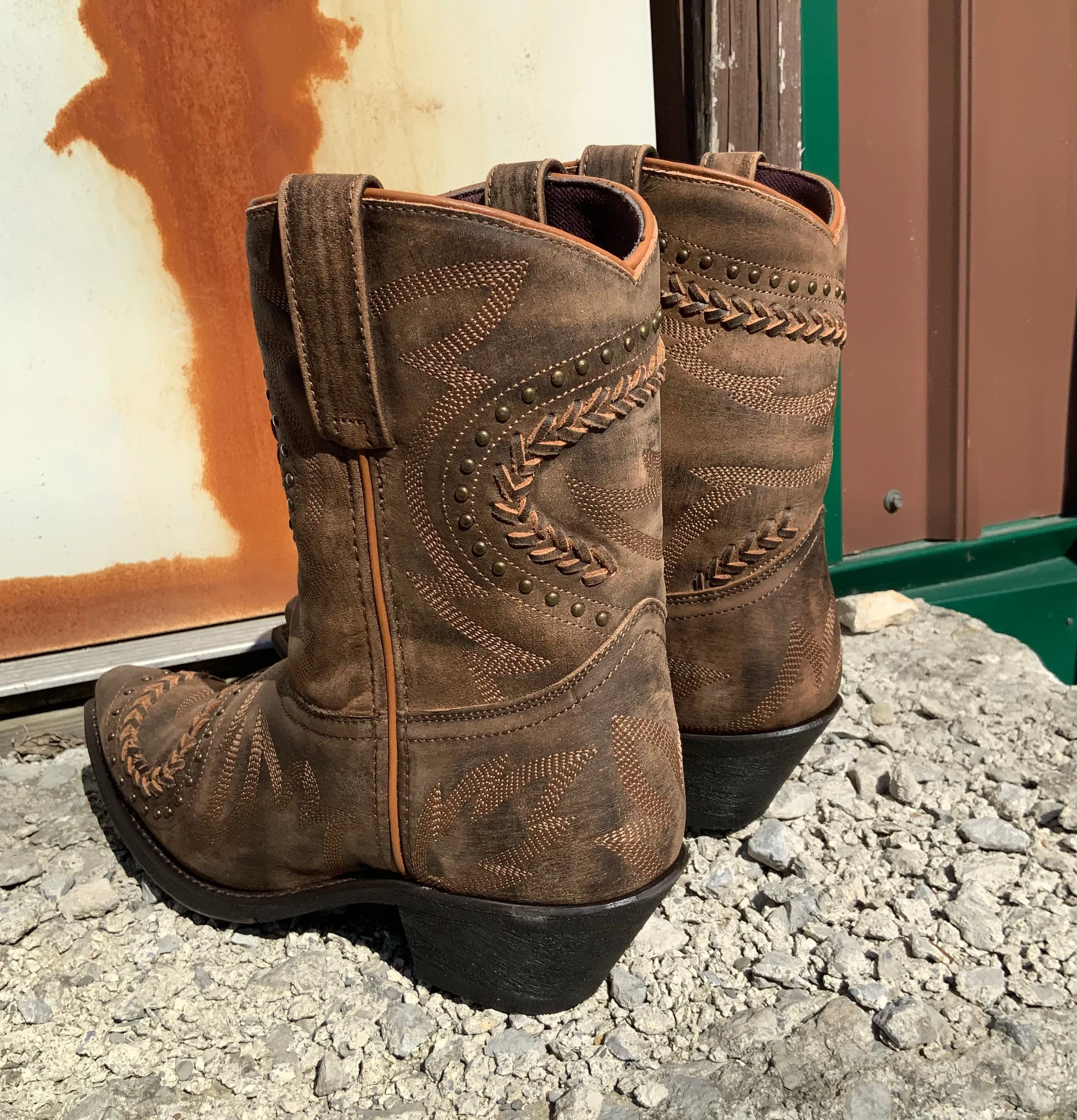 Laredo Women's Brown Fancy Shortie Snip Toe Cowgirl Boots 52402