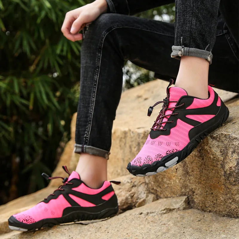 Light and ventilated hiking boots