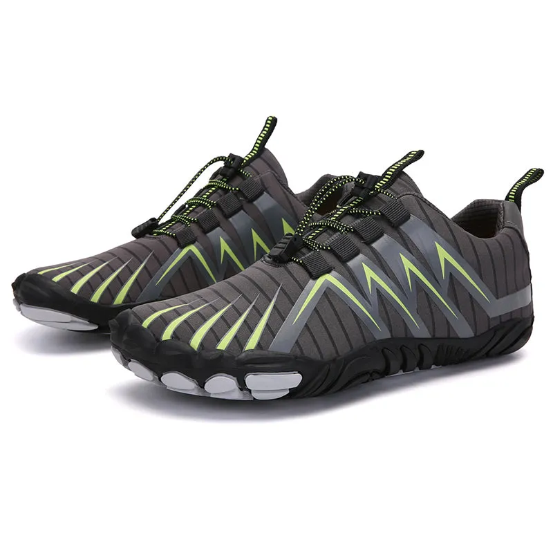 Light and ventilated hiking boots