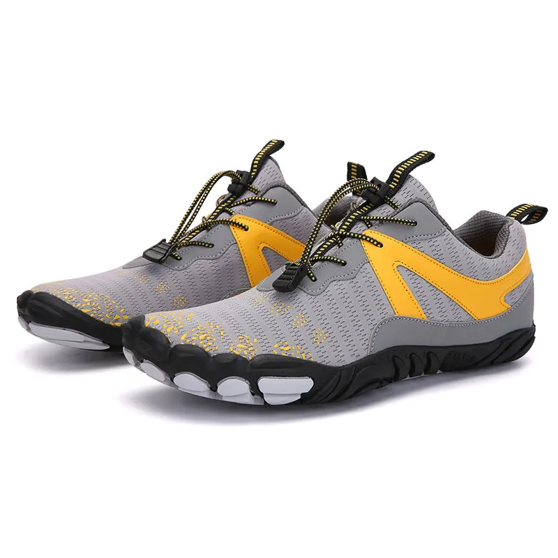 Light and ventilated hiking boots
