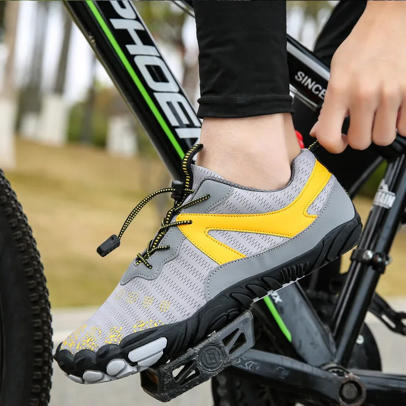 Light and ventilated hiking boots