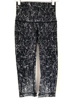 Lululemon Black Fleck Crop Legging- Size 4 (Inseam 18”)