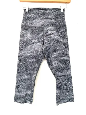 Lululemon Grey Patterned Crop Legging- Size 4 (Inseam 18”)
