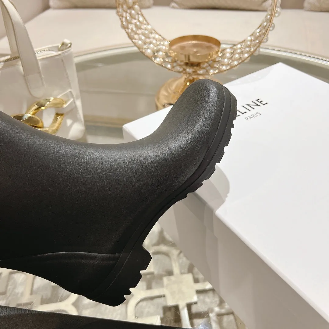 MID RAIN BOOTS IN BLACK NATURAL RUBBER
