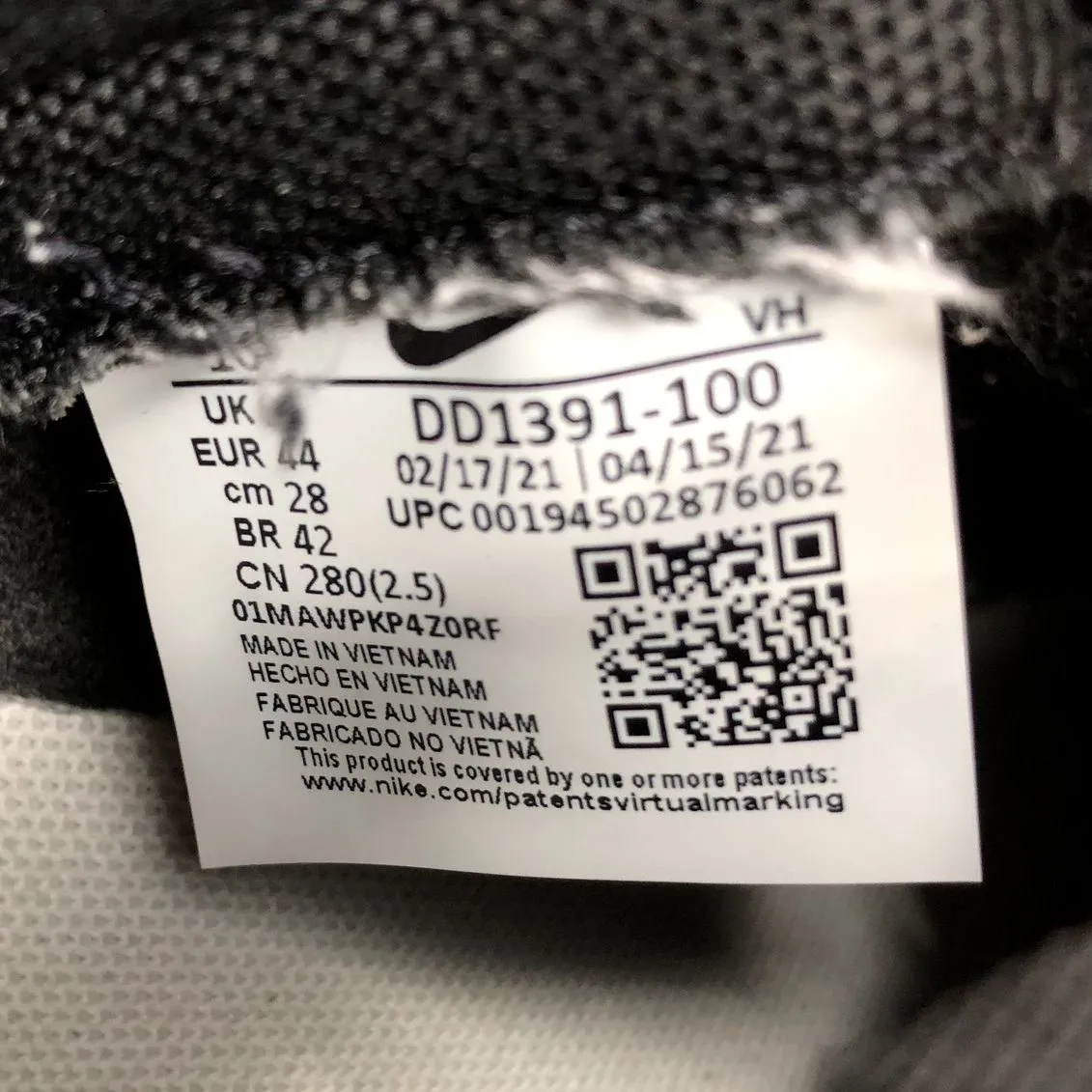 Nike Dunk Low 'Panda' Men's Black/White Basketball Sneakers - Size 10 ( COA)