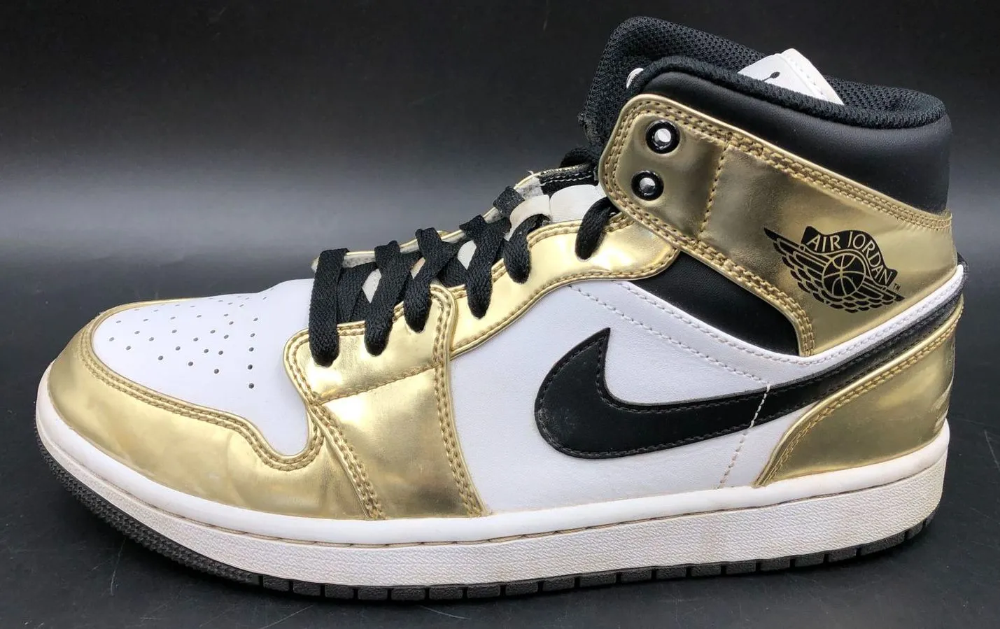 Nike Jordan 1 Mid SE Men's 'Metallic Gold' White/Black Sneakers - Sz 8.5 ( COA)
