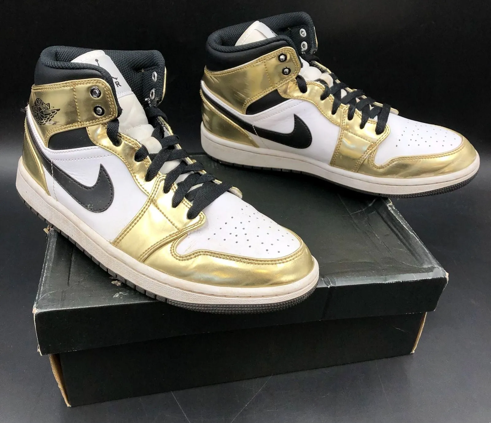 Nike Jordan 1 Mid SE Men's 'Metallic Gold' White/Black Sneakers - Sz 8.5 ( COA)