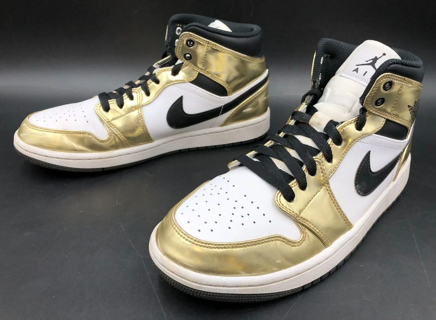 Nike Jordan 1 Mid SE Men's 'Metallic Gold' White/Black Sneakers - Sz 8.5 ( COA)