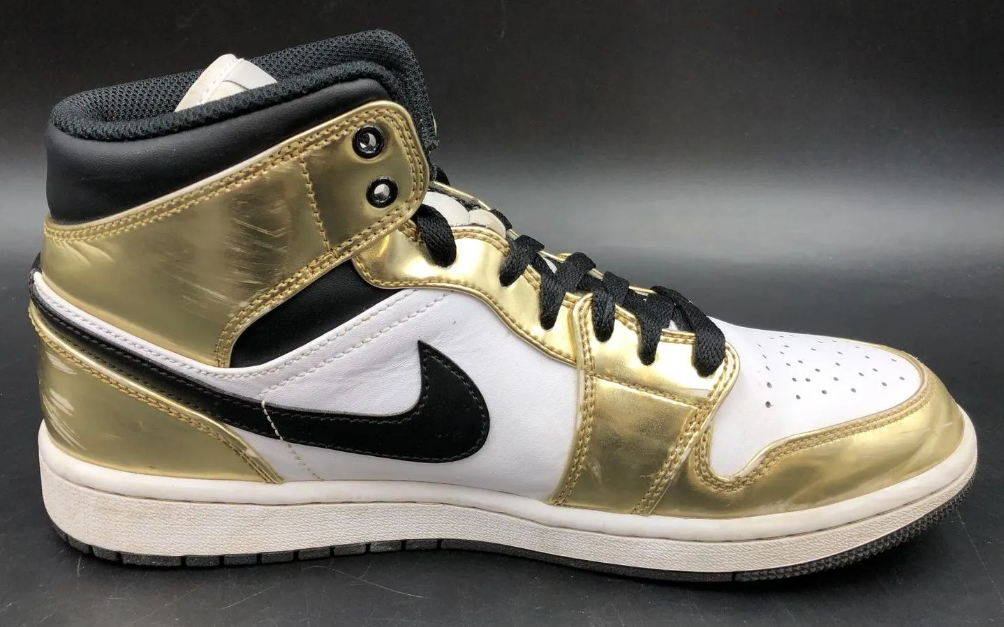 Nike Jordan 1 Mid SE Men's 'Metallic Gold' White/Black Sneakers - Sz 8.5 ( COA)