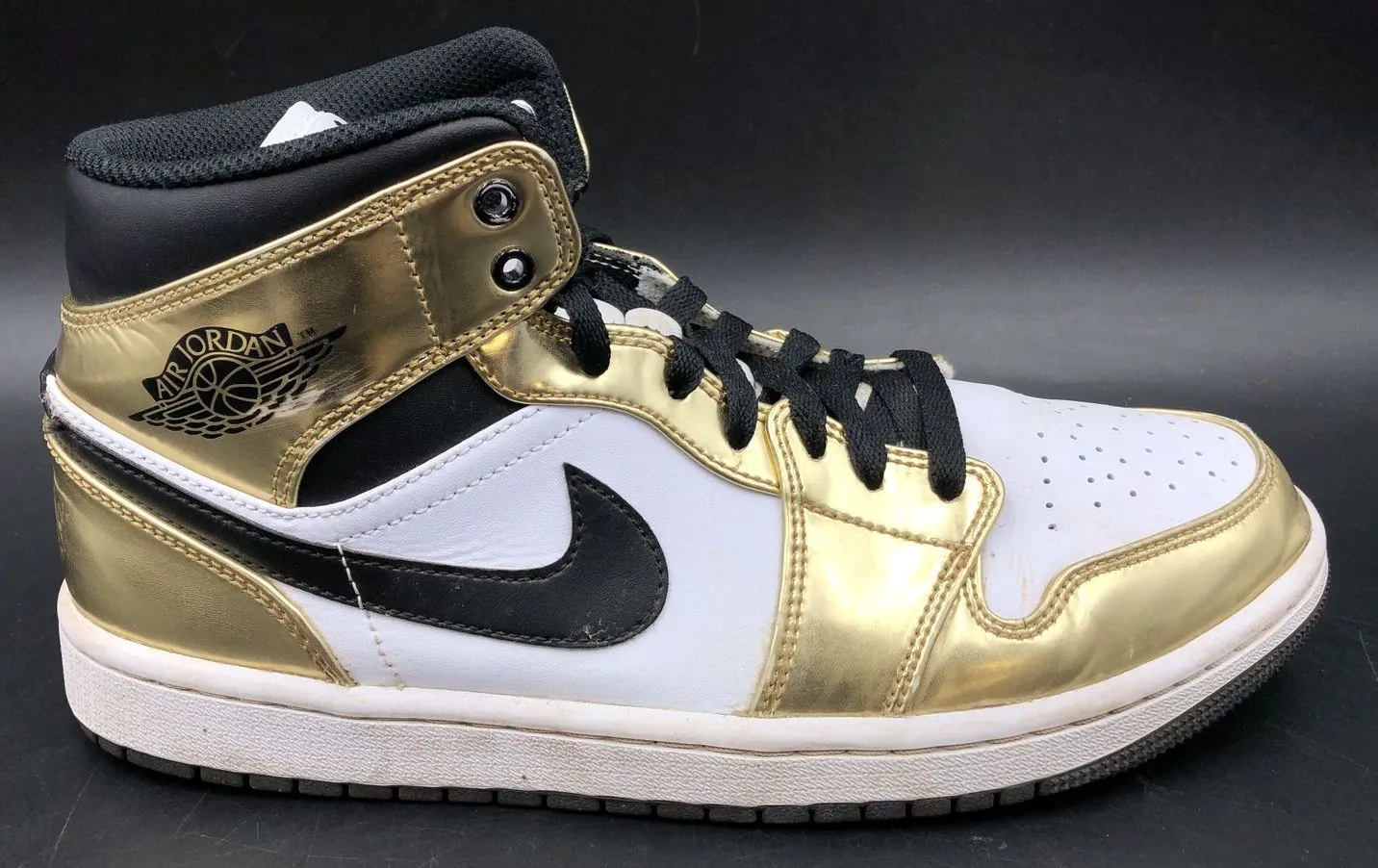 Nike Jordan 1 Mid SE Men's 'Metallic Gold' White/Black Sneakers - Sz 8.5 ( COA)
