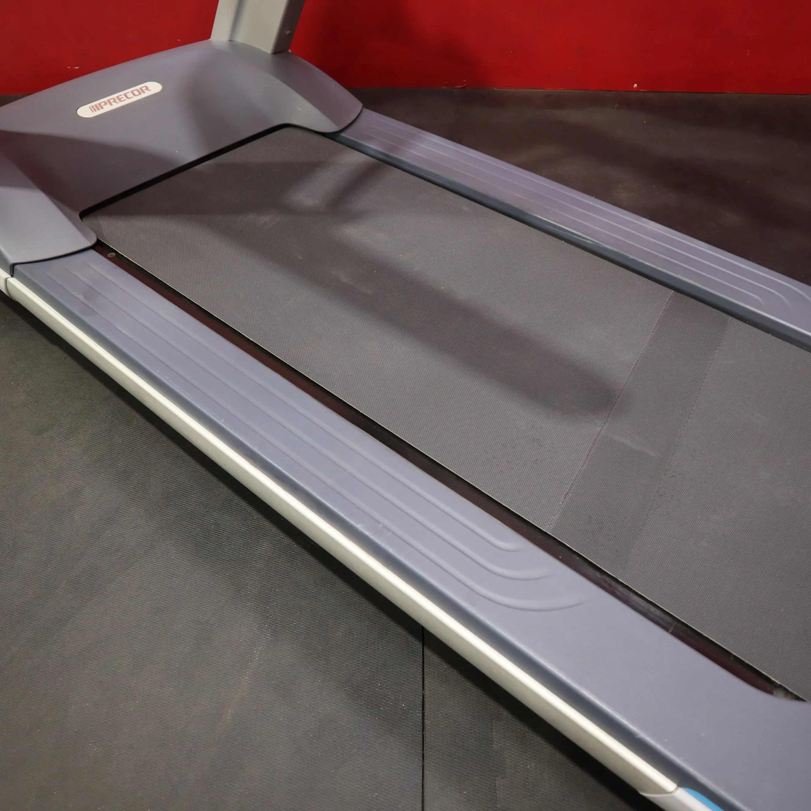 Precor TRM 835 Treadmill w/P30 Console (Refurbished) *FREE SHIPPING*